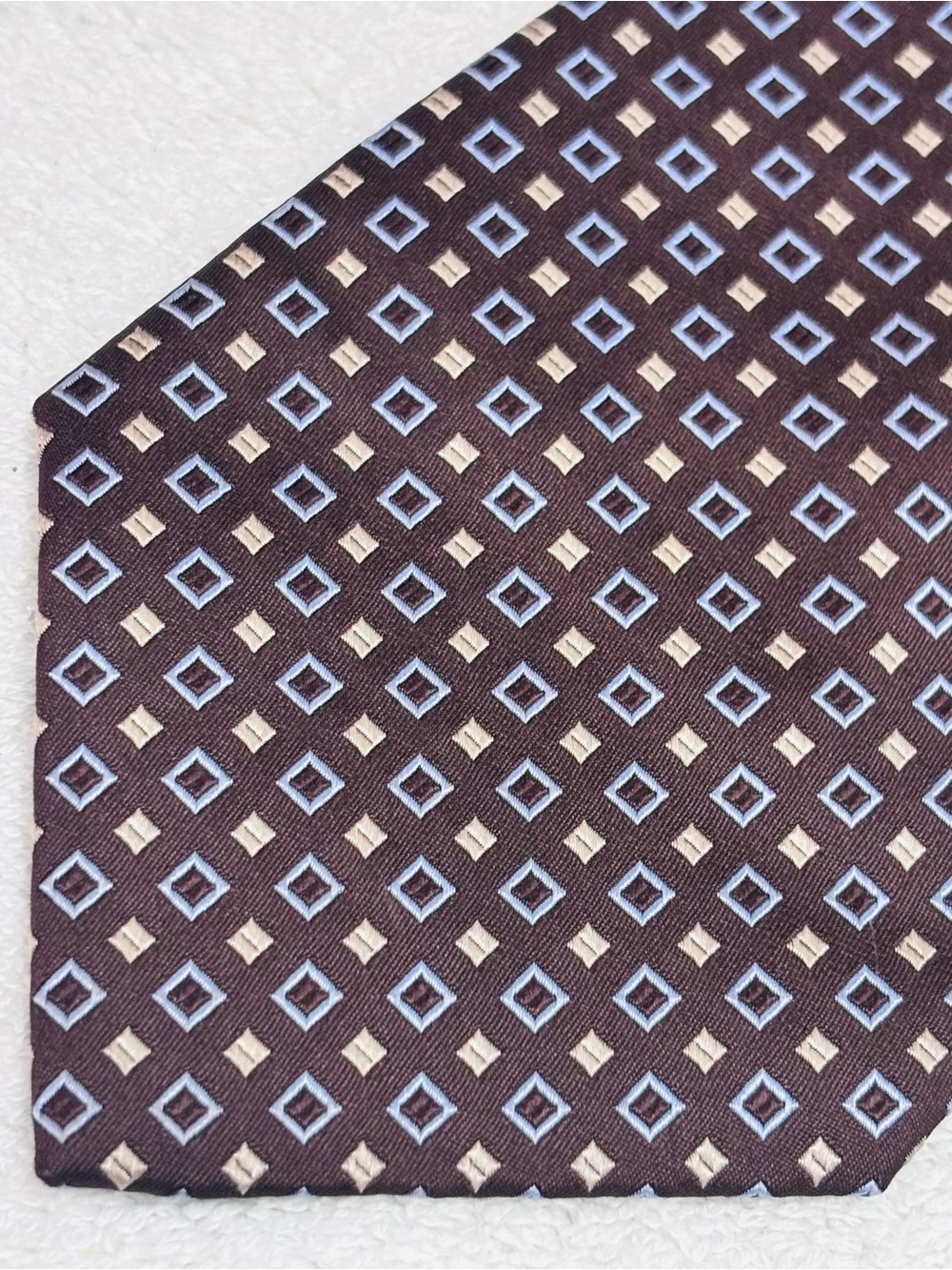 Brand New Tie By Tommy Hilfiger - Tie Is 3 1/2 Inches Wide